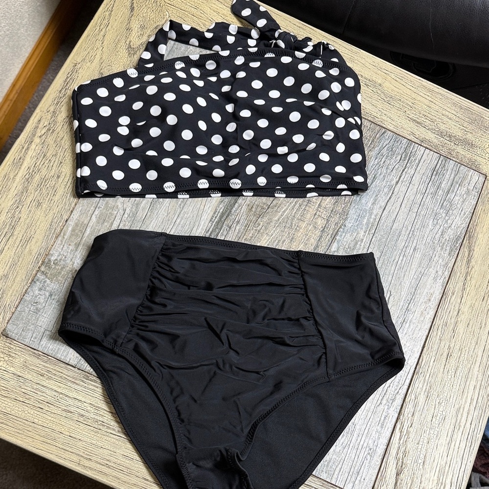 Cupshe Elegant Black Fabric